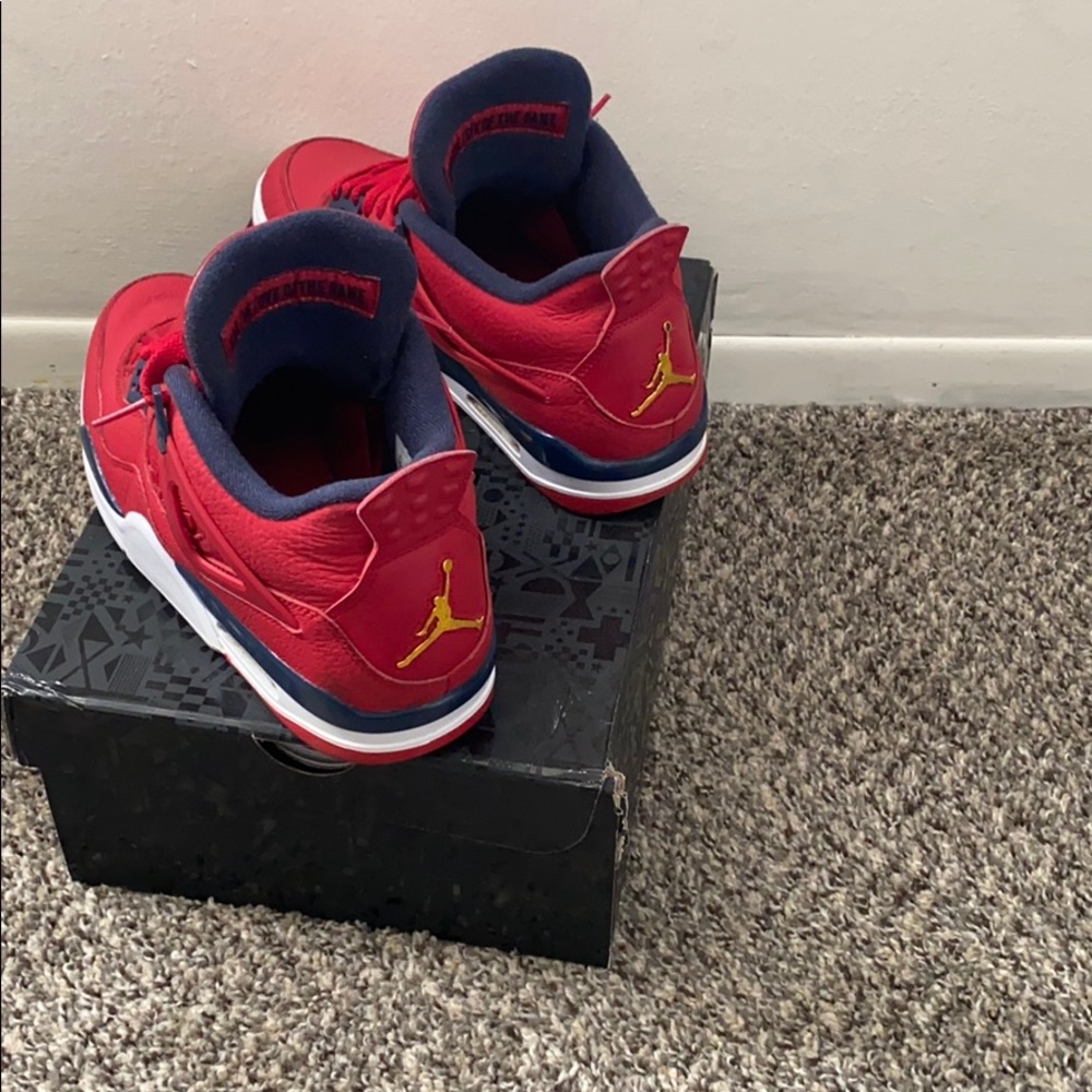 Jordan 4s - Picture 2 of 3